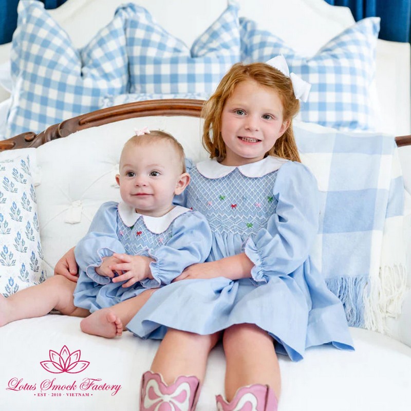 Christmas Outfit 2026 Cute Little Bows Smocked Dress Wholesale Smocked Clothing